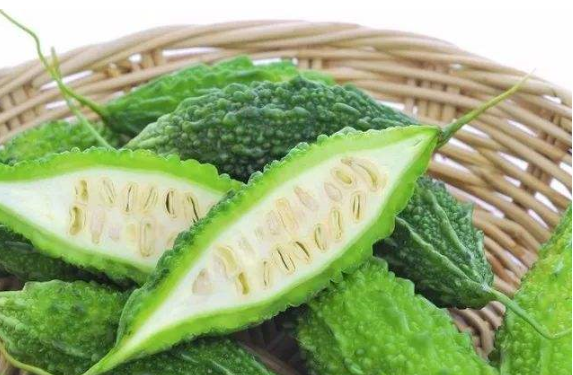 有着「植物胰岛素」之称的苦瓜多肽究竟是什么呢? 