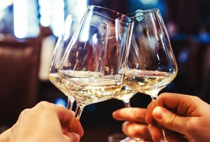 喝小分子肽对解酒好吗？小分子肽在解酒中的应用